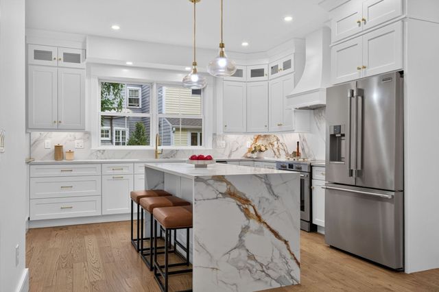 31 Houghton St A, Somerville, MA 02143
