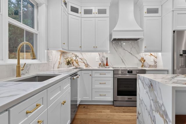 31 Houghton St A, Somerville, MA 02143