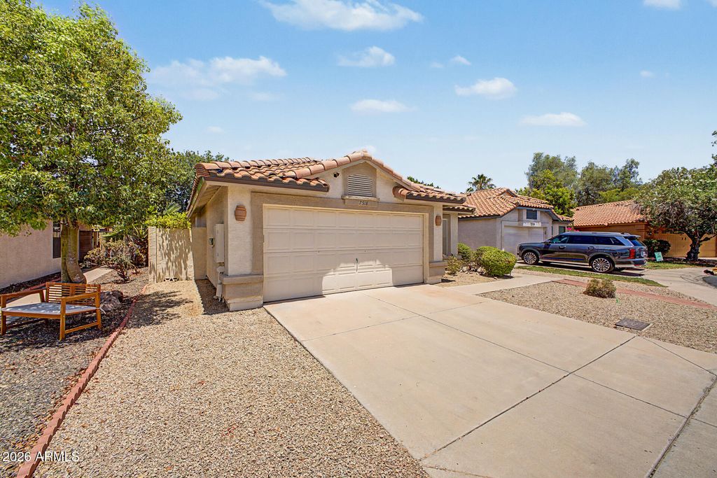 7518 W KERRY Lane, Glendale, AZ 85308 — photo 2
