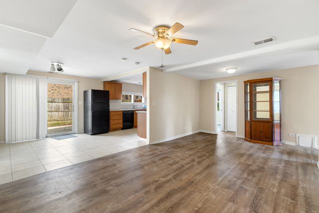 464 Itasca Street, Wood Dale, IL 60191