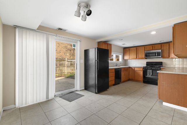 464 Itasca Street, Wood Dale, IL 60191