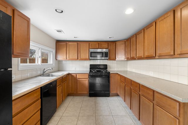 464 Itasca Street, Wood Dale, IL 60191
