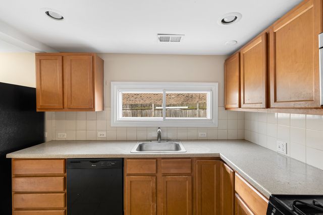 464 Itasca Street, Wood Dale, IL 60191