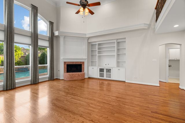 210 Highland Oaks Circle, Southlake, TX 76092