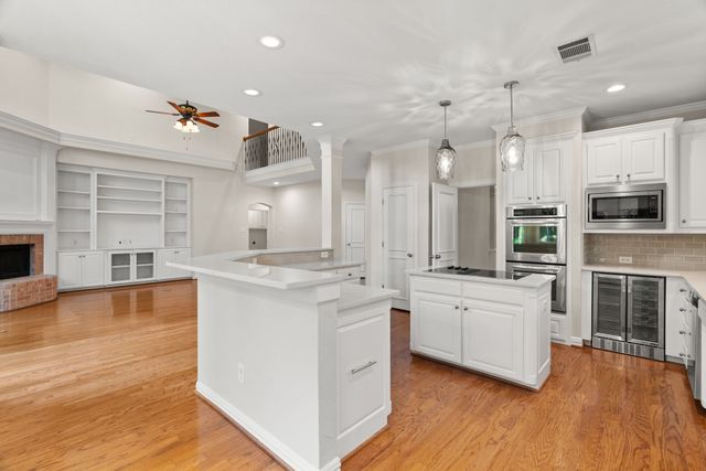 210 Highland Oaks Circle, Southlake, TX 76092