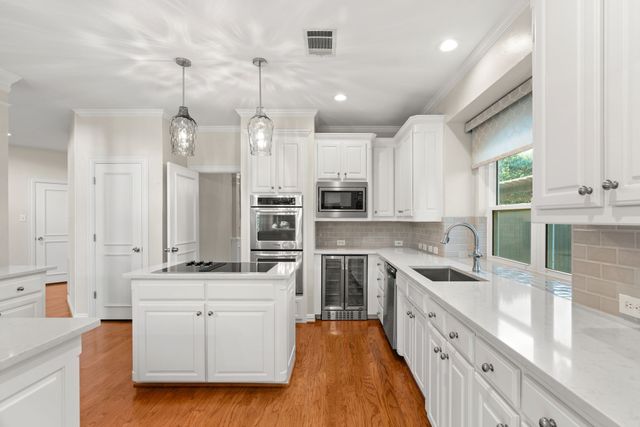 210 Highland Oaks Circle, Southlake, TX 76092