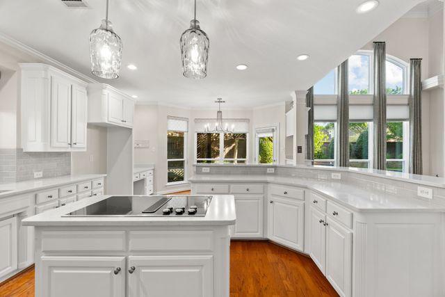 210 Highland Oaks Circle, Southlake, TX 76092