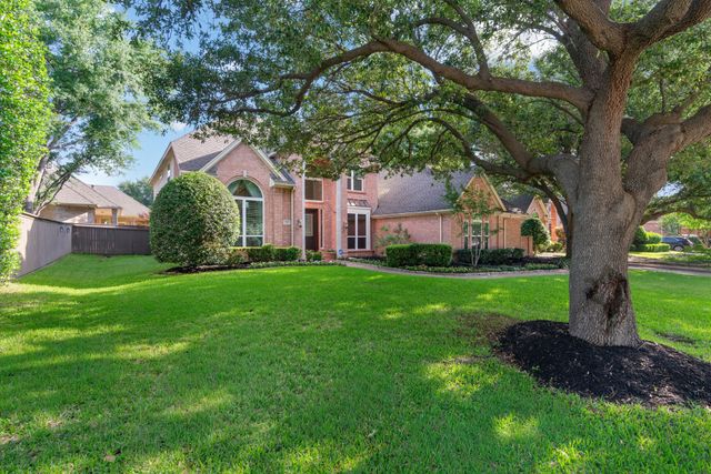 210 Highland Oaks Circle, Southlake, TX 76092