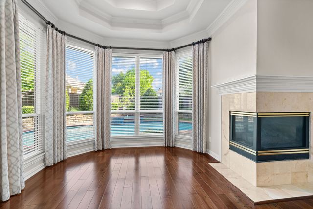 210 Highland Oaks Circle, Southlake, TX 76092