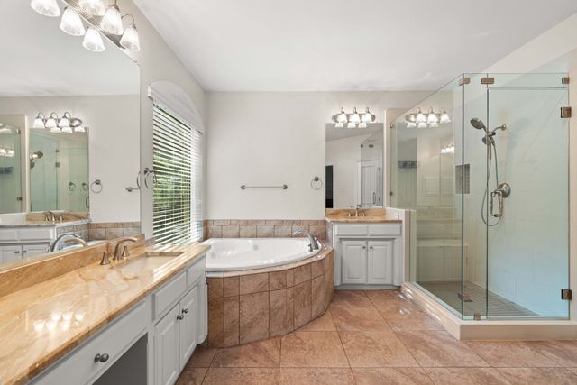 210 Highland Oaks Circle, Southlake, TX 76092