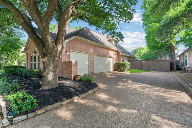 210 Highland Oaks Circle, Southlake, TX 76092