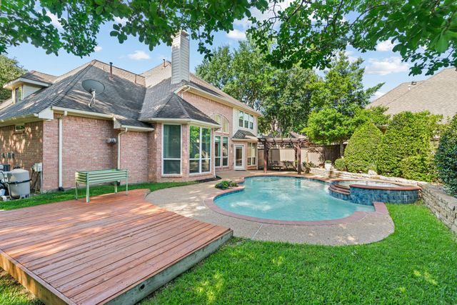 210 Highland Oaks Circle, Southlake, TX 76092