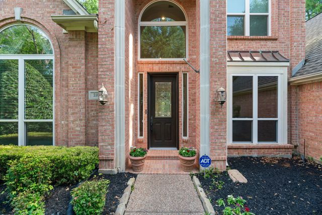 210 Highland Oaks Circle, Southlake, TX 76092