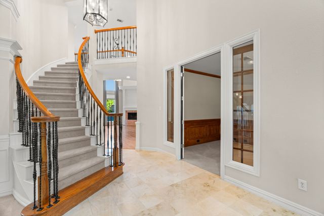 210 Highland Oaks Circle, Southlake, TX 76092