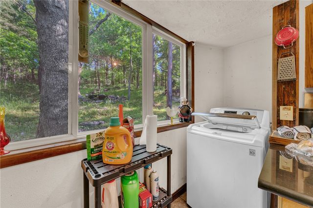 9 Starlite Avenue, Eureka Springs, AR 72631