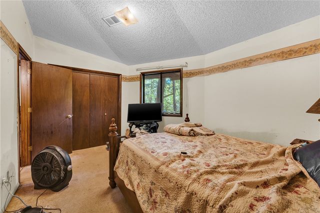 9 Starlite Avenue, Eureka Springs, AR 72631
