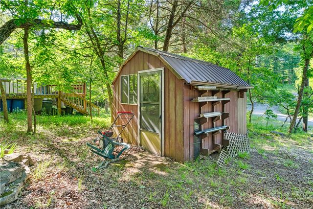 9 Starlite Avenue, Eureka Springs, AR 72631