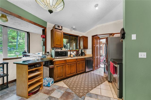 9 Starlite Avenue, Eureka Springs, AR 72631