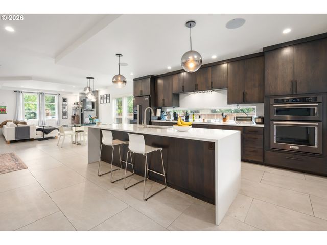 2845 HARLOW Rd, Eugene, OR 97401