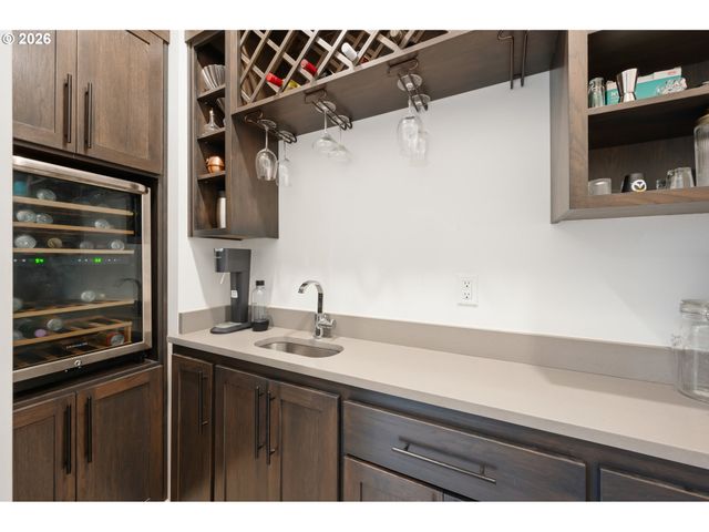 2845 HARLOW Rd, Eugene, OR 97401