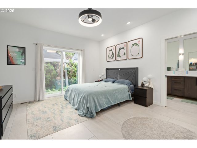 2845 HARLOW Rd, Eugene, OR 97401