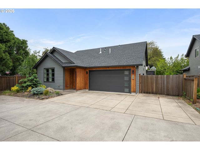 2845 HARLOW Rd, Eugene, OR 97401