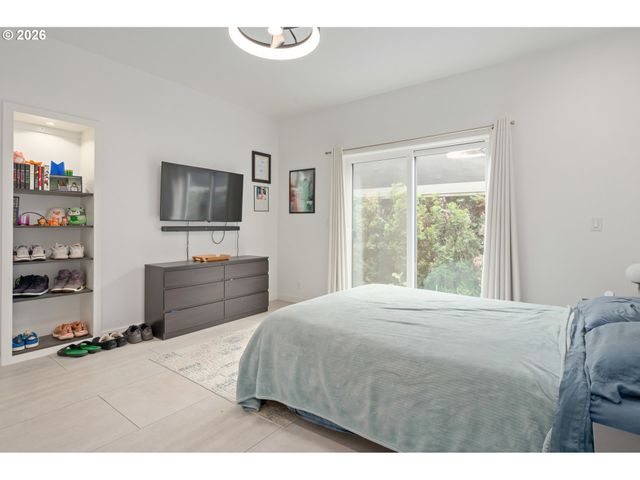2845 HARLOW Rd, Eugene, OR 97401