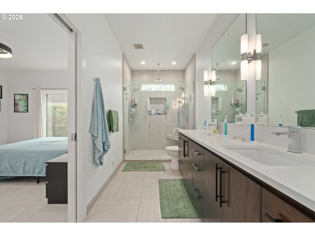2845 HARLOW Rd, Eugene, OR 97401