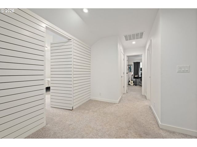 2845 HARLOW Rd, Eugene, OR 97401