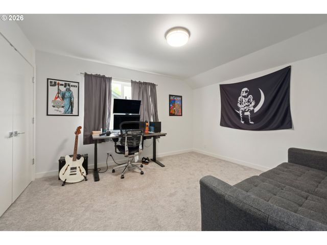 2845 HARLOW Rd, Eugene, OR 97401