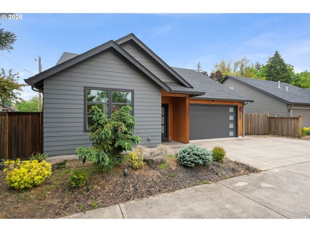 2845 HARLOW Rd, Eugene, OR 97401