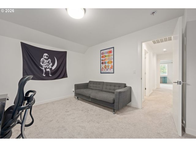 2845 HARLOW Rd, Eugene, OR 97401