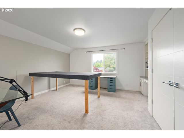 2845 HARLOW Rd, Eugene, OR 97401