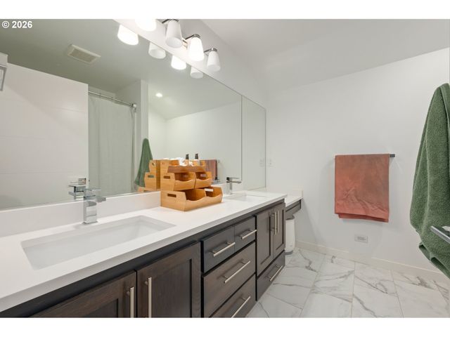 2845 HARLOW Rd, Eugene, OR 97401