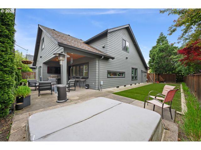 2845 HARLOW Rd, Eugene, OR 97401