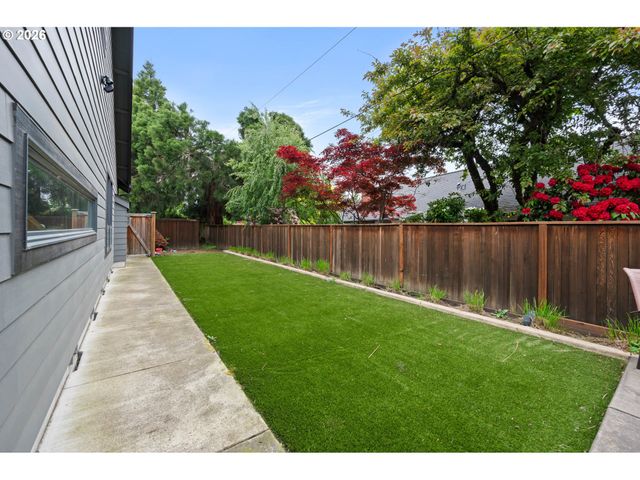 2845 HARLOW Rd, Eugene, OR 97401