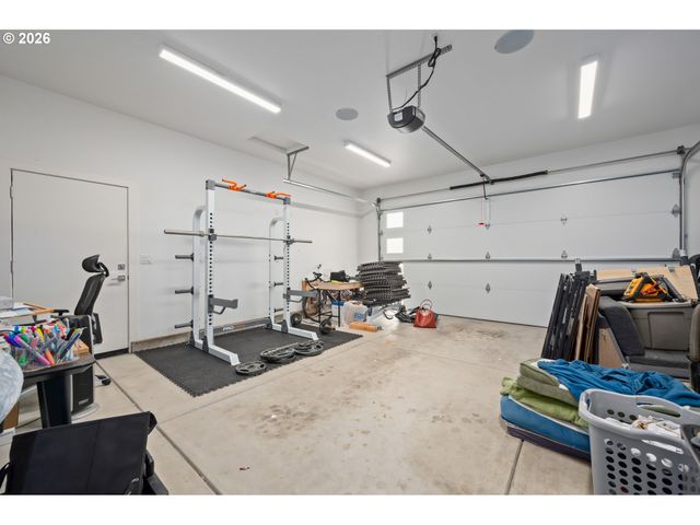 2845 HARLOW Rd, Eugene, OR 97401