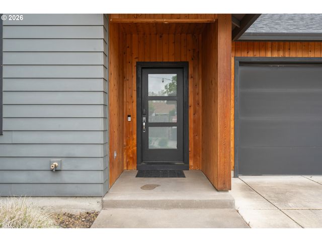 2845 HARLOW Rd, Eugene, OR 97401