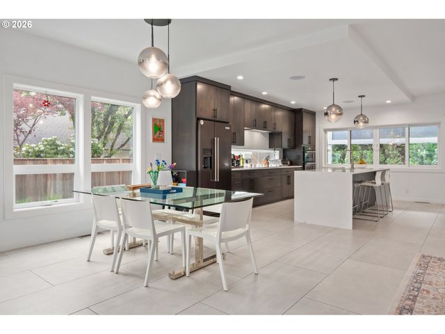 2845 HARLOW Rd, Eugene, OR 97401