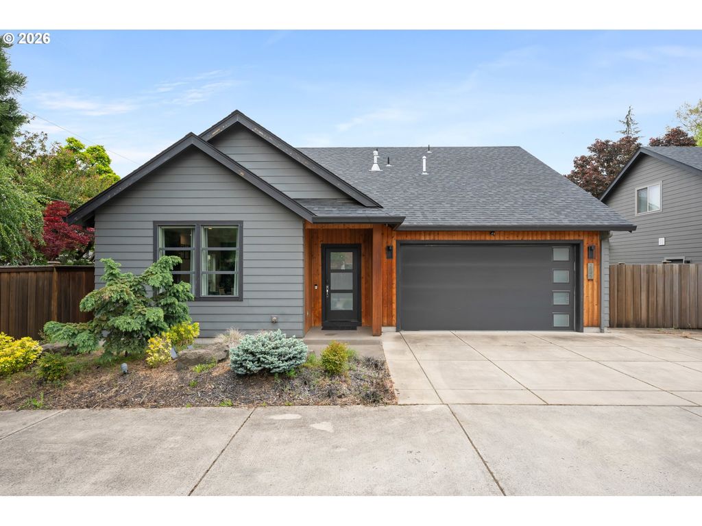 2845 HARLOW Rd, Eugene, OR 97401