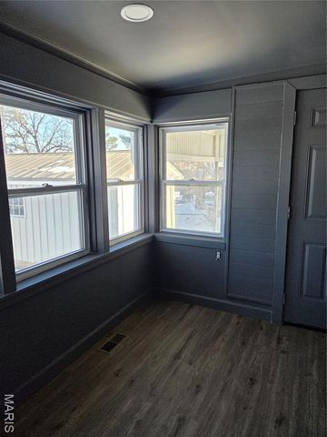 1221 W 7th Street, Washington, MO 63090