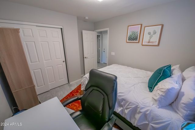 6811 W MONONA Drive, Glendale, AZ 85308