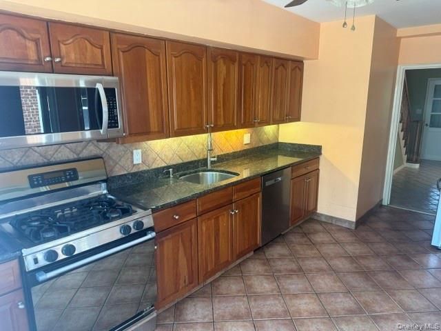 1922 Hering Avenue, Bronx, NY 10461