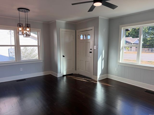 923 W Hazel Street, Benton, AR 72015