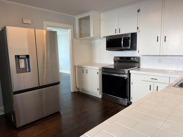 923 W Hazel Street, Benton, AR 72015