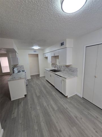 1402 Frio Lane, Garland, TX 75040