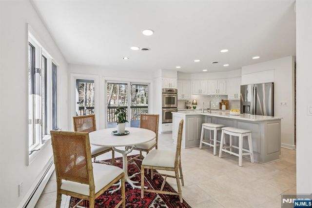 11 Carlough Road, Upper Saddle River, NJ 07458