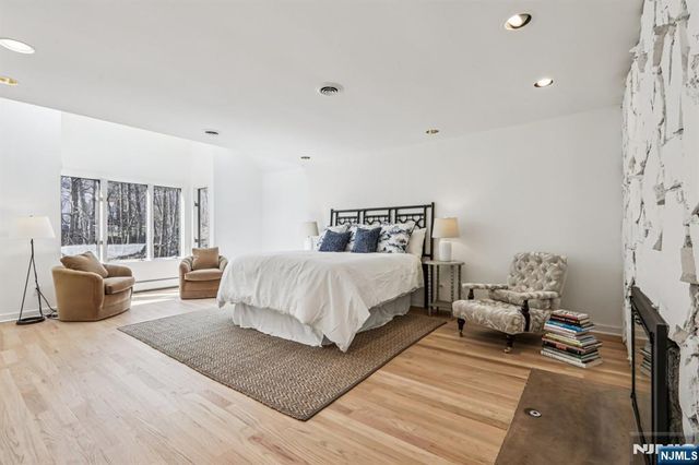 11 Carlough Road, Upper Saddle River, NJ 07458