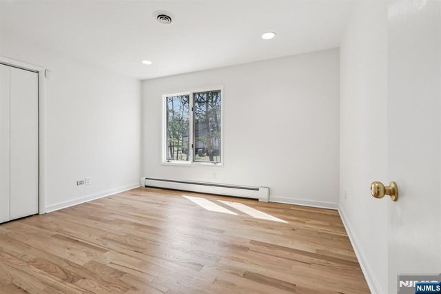 11 Carlough Road, Upper Saddle River, NJ 07458