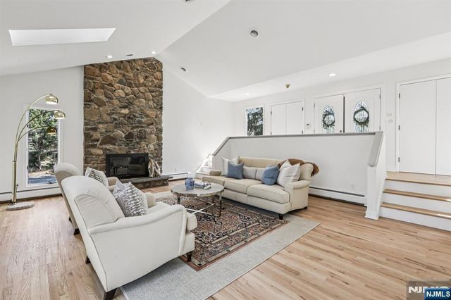 11 Carlough Road, Upper Saddle River, NJ 07458